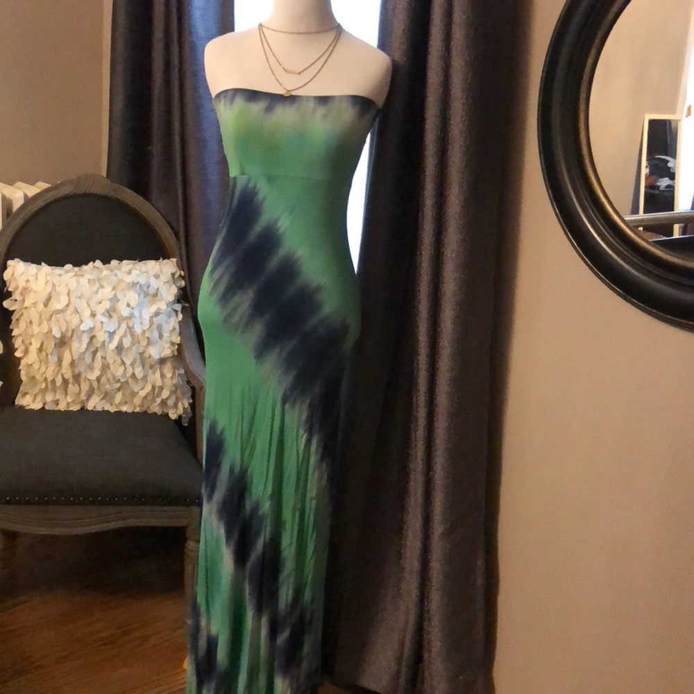 Tie dyed maxi dress convertible to skirt. Small